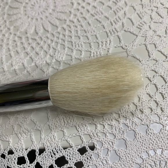 Ofra pro 22 highlighter/ blush brush - Picture 5 of 7